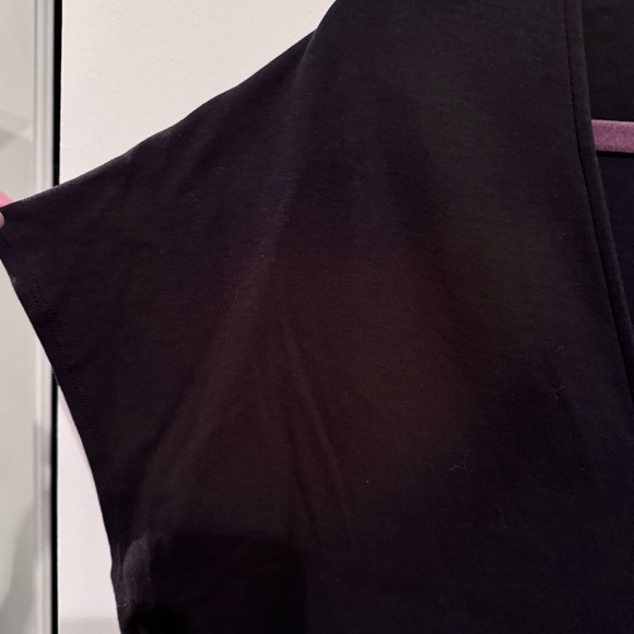 Babaton v-neck top - Picture 3 of 3